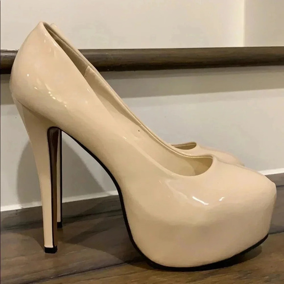 Nude Round Top Platform Pumps - Picture 1 of 6